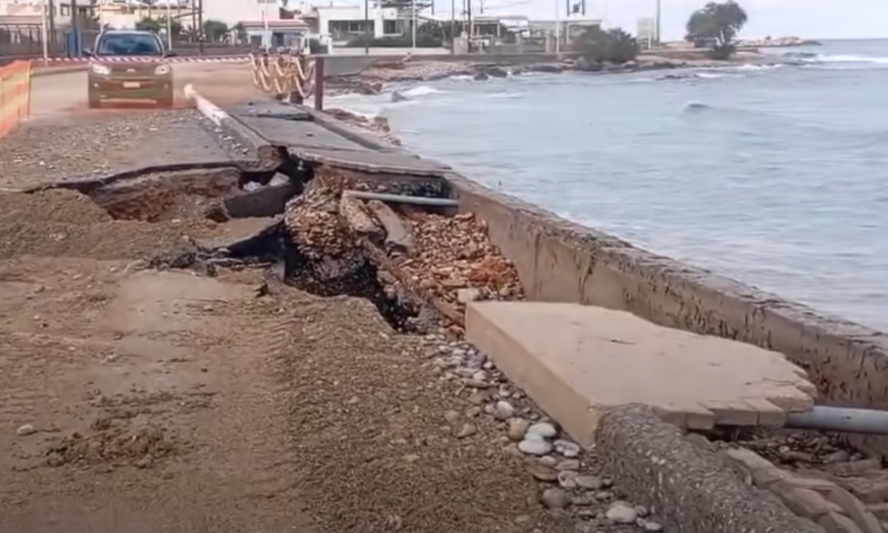 Ηράκλειο: Εικόνες καταστροφής στο παραλιακό μέτωπο των Γουβών από τα μεγάλα κύματα – Βίντεο