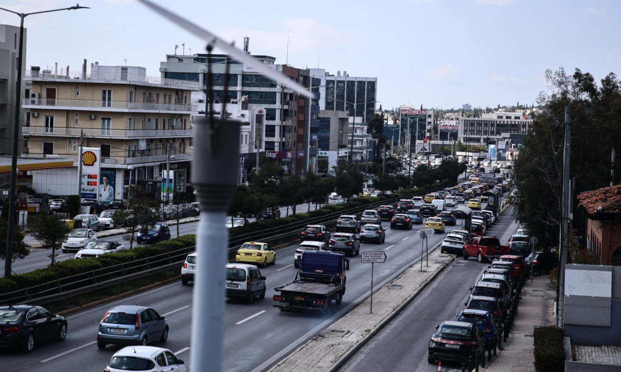 Κίνηση τώρα: Στο «κόκκινο» ο Κηφισός και η Κηφισίας- Πού αλλού παρατηρούνται καθυστερήσεις