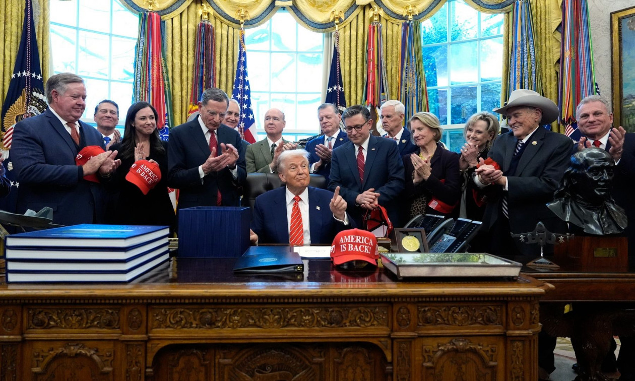 ΗΠΑ: Ο Τραμπ υπέγραψε το νομοσχέδιο που βάζει τέλος στη δημοσιονομική παράλυση