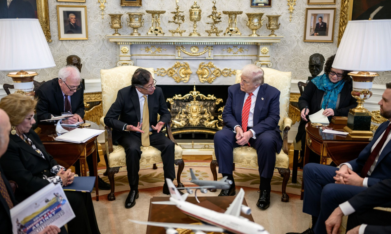 Αποκλιμάκωση της έντασης μεταξύ ΗΠΑ και Κολομβίας: Σε καλό κλίμα η συνάντηση Τραμπ – Πέτρο