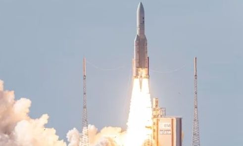 FT: Ρωσικά διαστημικά σκάφη αναχαίτισαν τουλάχιστον 12 βασικούς δορυφόρους της Ευρώπης