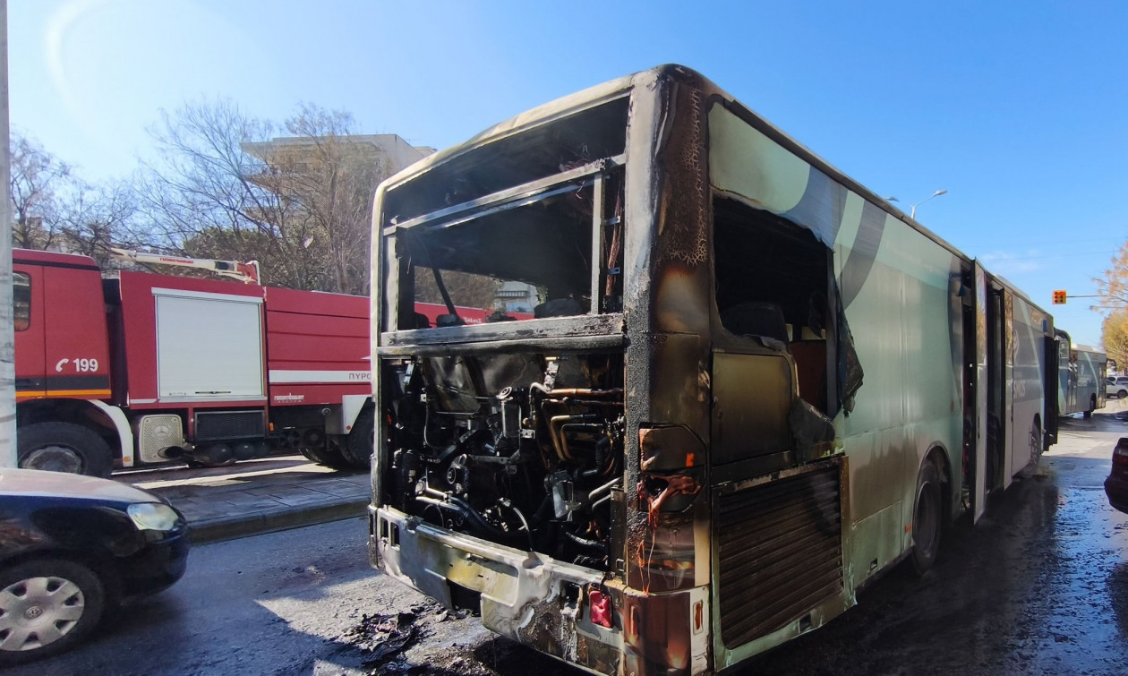 Θεσσαλονίκη: Καρατομήθηκε η ηγεσία του ΟΣΕΘ λόγω των καμένων λεωφορείων