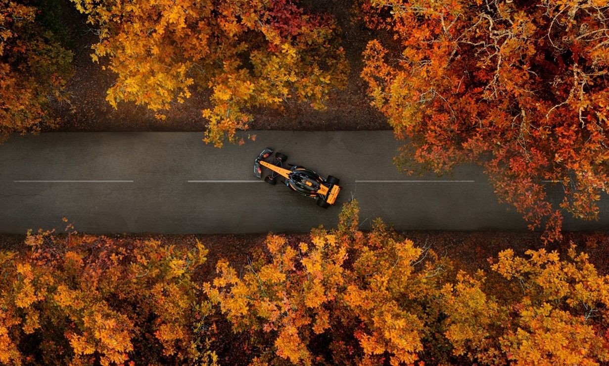 Το showcar της McLaren Mastercard Formula 1 Team στο δάσος της Φολόης – Φωτογραφίες από την Allwyn 