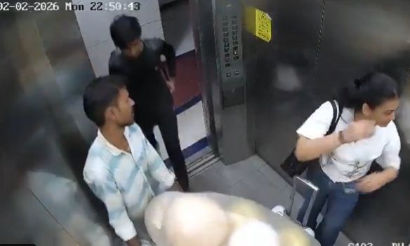 Η τρομακτική στιγμή που μπαλόνια γεμάτα υδρογόνο σκάνε μέσα σε ασανσέρ