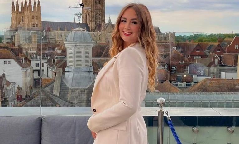 Φρικτός θάνατος για 21χρονη βασίλισσα ομορφιάς – Τη συνέθλιψε σε τοίχο το αυτοκίνητό της