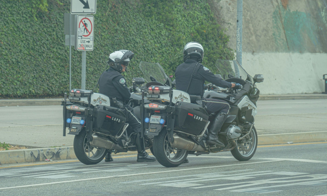 Καλιφόρνια: Όχημα έπεσε πάνω σε πεζούς στην είσοδο σούπερ μάρκετ – Τέσσερις τραυματίες