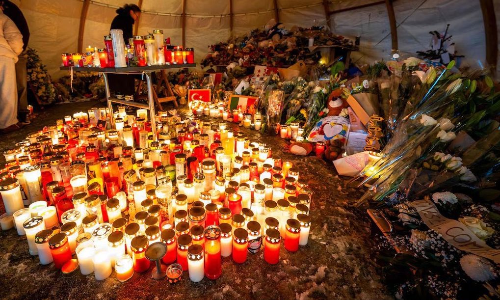 Κραν Μοντανά: Στις φλόγες μνημείο αφιερωμένο στα θύματα της πυρκαγιάς