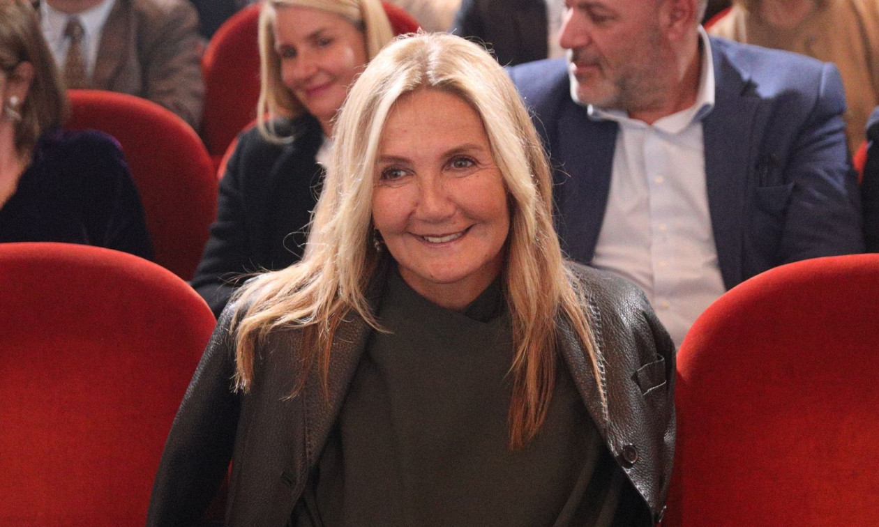 Ατύχημα για την Μαρέβα Μητσοτάκη στην Ιταλία – Χειρουργήθηκε στα δύο χέρια