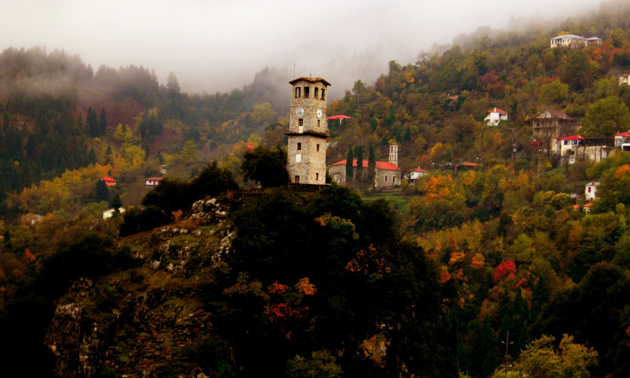 Τραγωδία στον Προυσό: Νεκρός 59χρονος οδηγός αυτοκίνητου που έπεσε σε γκρεμό