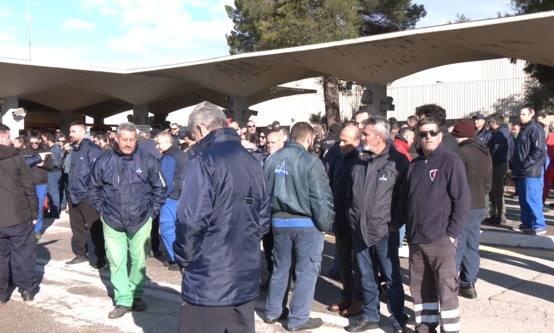 Απεργία στην ΕΑΒ: «Δεν κάνουμε πίσω» δηλώνει ο πρόεδρος των εργαζομένων στο newsbomb