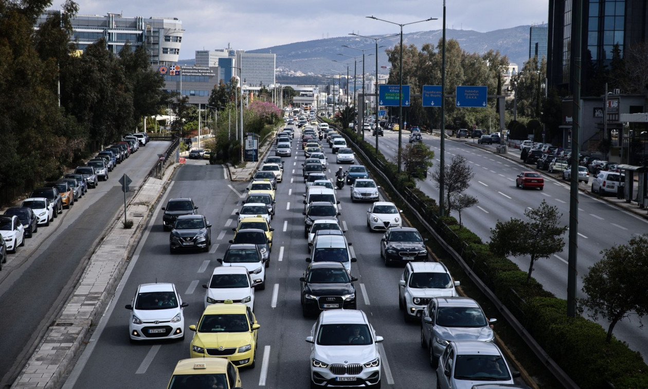 Κίνηση τώρα: Καθυστερήσεις σε Κηφισό, Αττική Οδό, Κηφισίας, Βενιζέλου – Πού αλλού έχει μποτιλιάρισμα