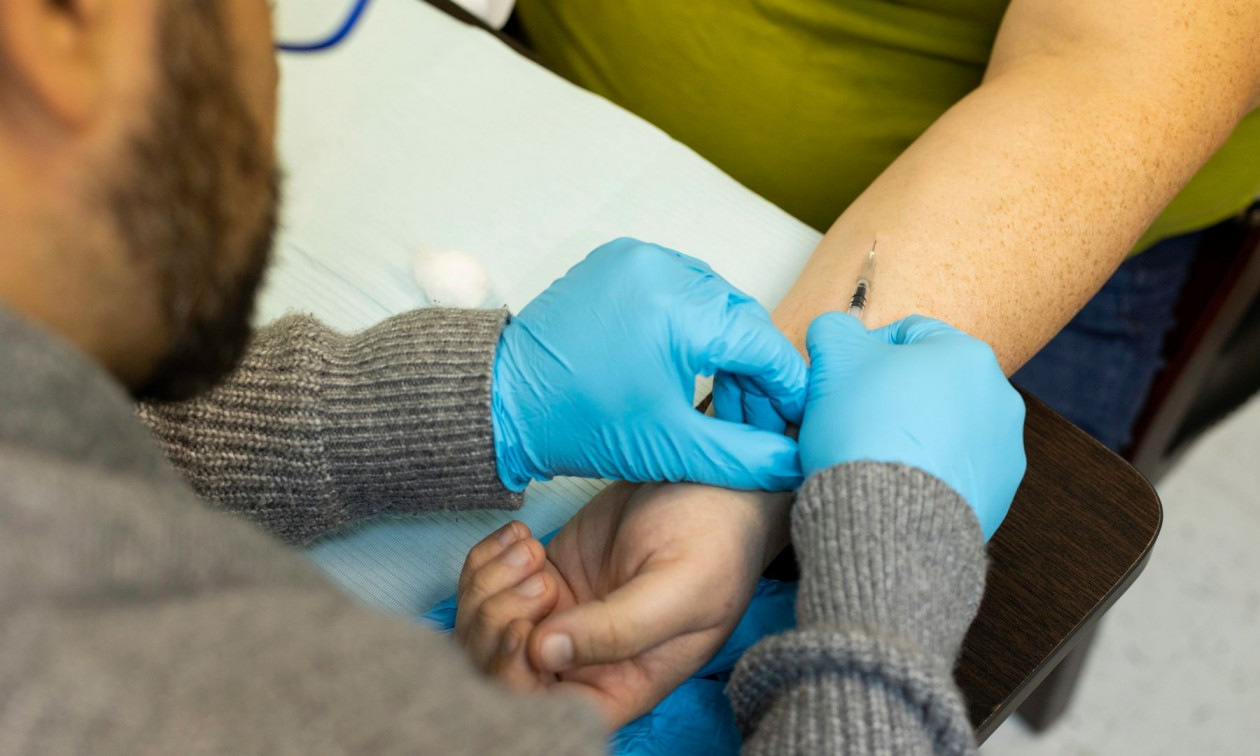 Παγώνη: «Περιμένουμε νέο κύμα γρίπης μέσα στις απόκριες – Περισσότεροι θάνατοι φέτος από γρίπη»