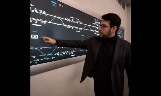 Ανταποκρίθηκε στην πρόκληση Κυρανάκη ο Καρχιμάκης – Αιφνιδιαστική επίσκεψη στο ΣΚΑ