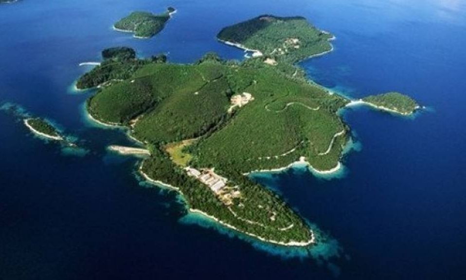 Ο Επστάιν προσπάθησε να αγοράσει τον Σκορπιό πριν από τον Ριμπολόβλεφ -Χιλιάδες αναφορές στην Ελλάδα