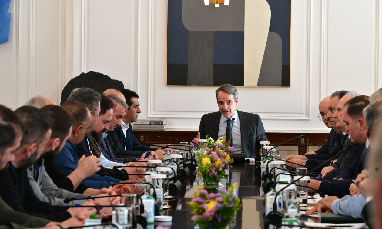 Μητσοτάκης με κτηνοτρόφους: «Πρέπει να εκριζώσουμε την ευλογιά μέχρι το Πάσχα»