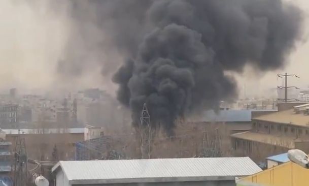 Ιράν: Μεγάλη φωτιά σε εργοστάσιο ηλεκτρικής ενέργειας στην Τεχεράνη – Βίντεο