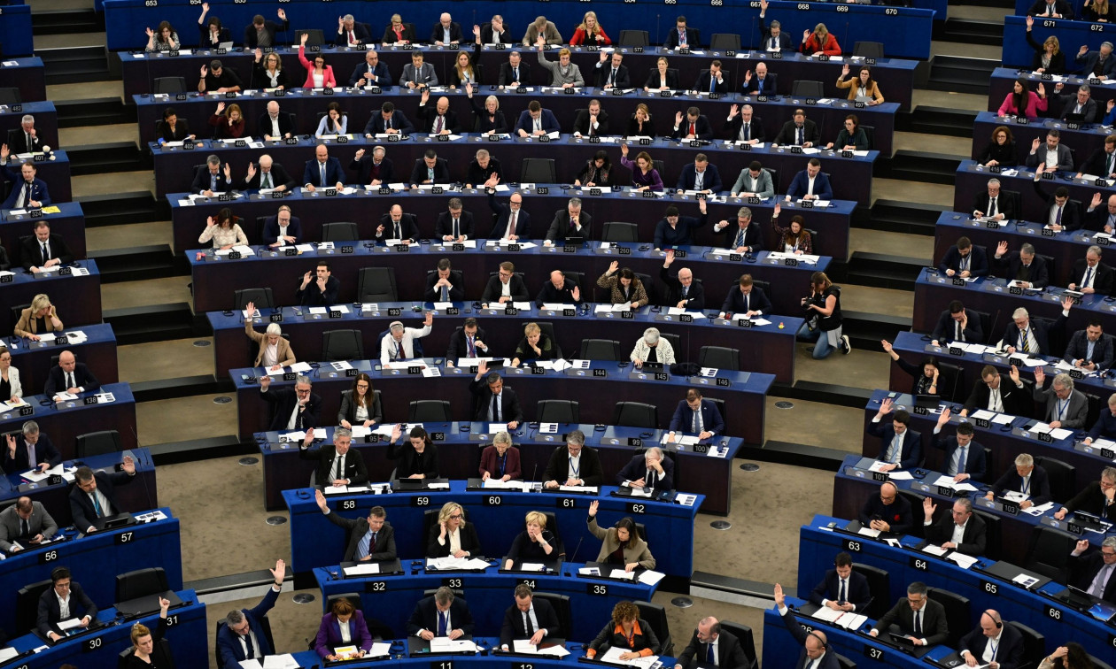 ΕΕ: Σκληρή στάση στο μεταναστευτικό – Σε ποιες χώρες ξεκινούν οι επιστροφές – Η αντίδραση Πλεύρη