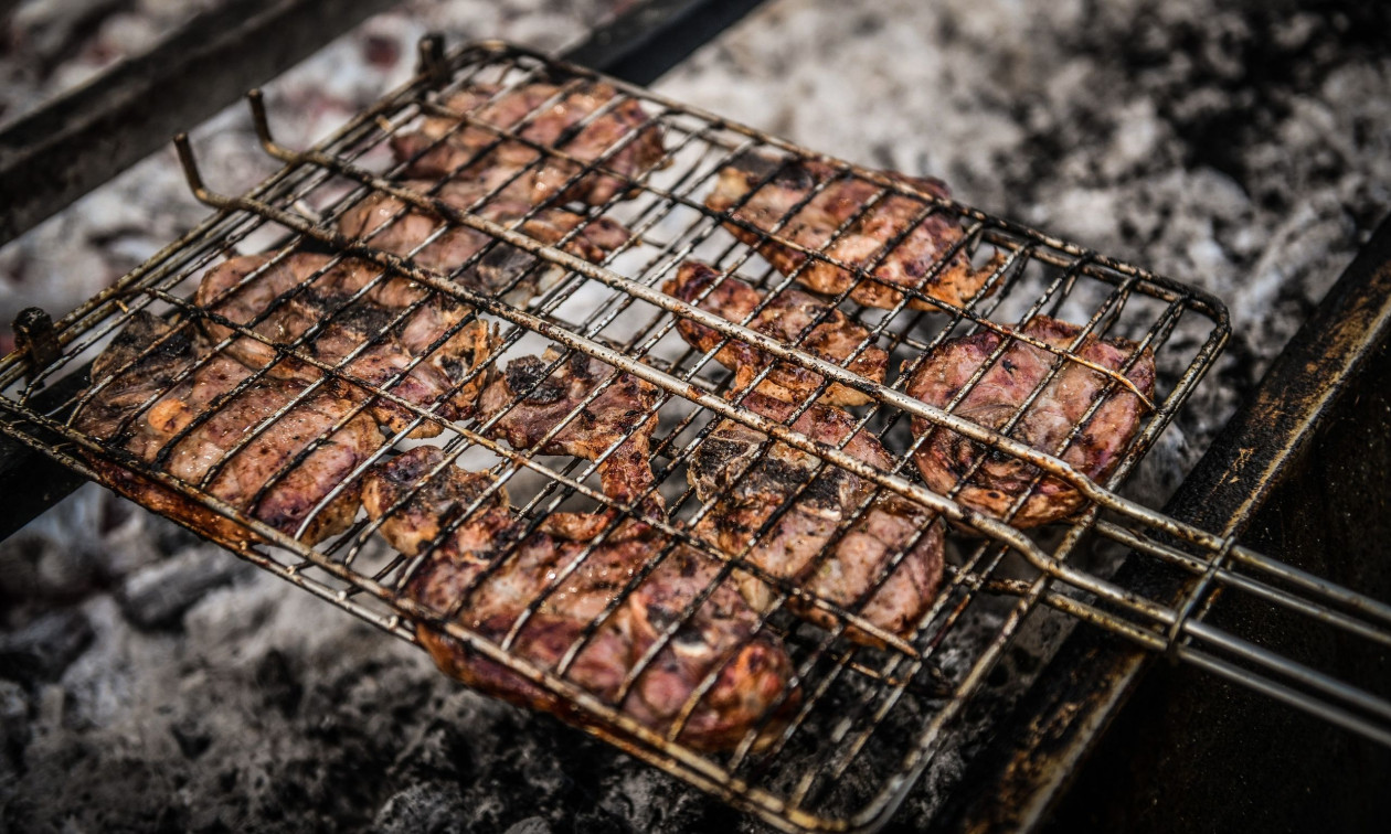 Καιρός: Η ιδανική ώρα για τσίκνισμα την Πέμπτη – Τι λέει ο Τσατραφύλλιας