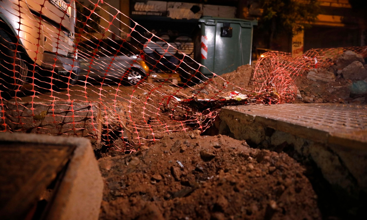 Κακοκαιρία: Κλειστοί δρόμοι στο Πολύγωνο λόγω καθίζησης οδοστρώματος