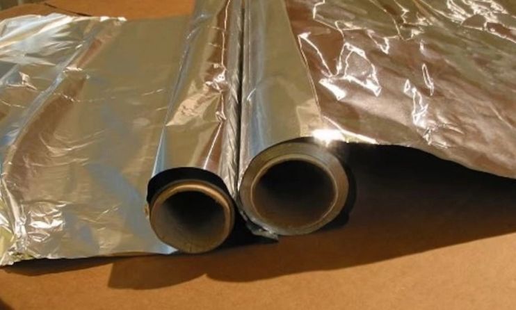 Ο λόγος που οι αρχιτέκτονες συνιστούν το αλουμινόχαρτο στους τοίχους: Αυτή η μέθοδος λειτουργεί