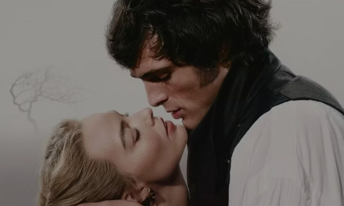 «Ανεμοδαρμένα Ύψη»: Αντιδράσεις, κατηγορίες και «hate-watch» για Μάργκο Ρόμπι και Τζέικομπ Ελόρντι