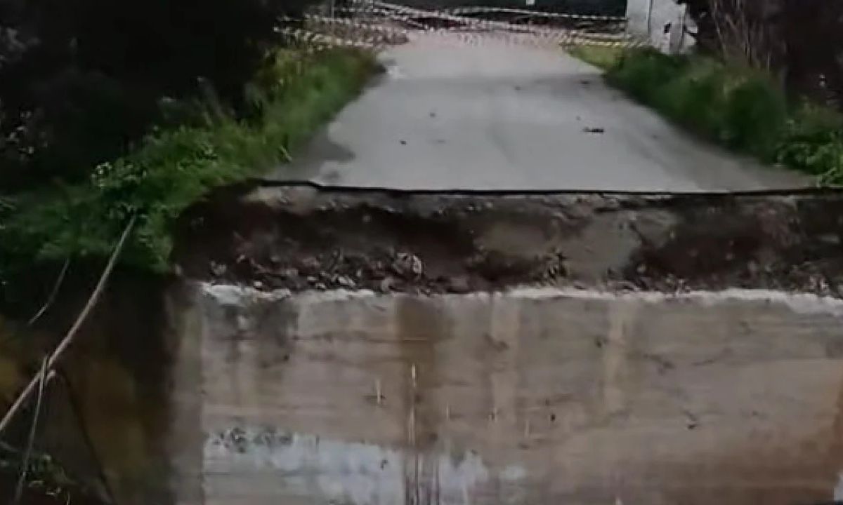 Κρήτη: Κατέρρευσε δρόμος στο Τυμπάκι – Βίντεο