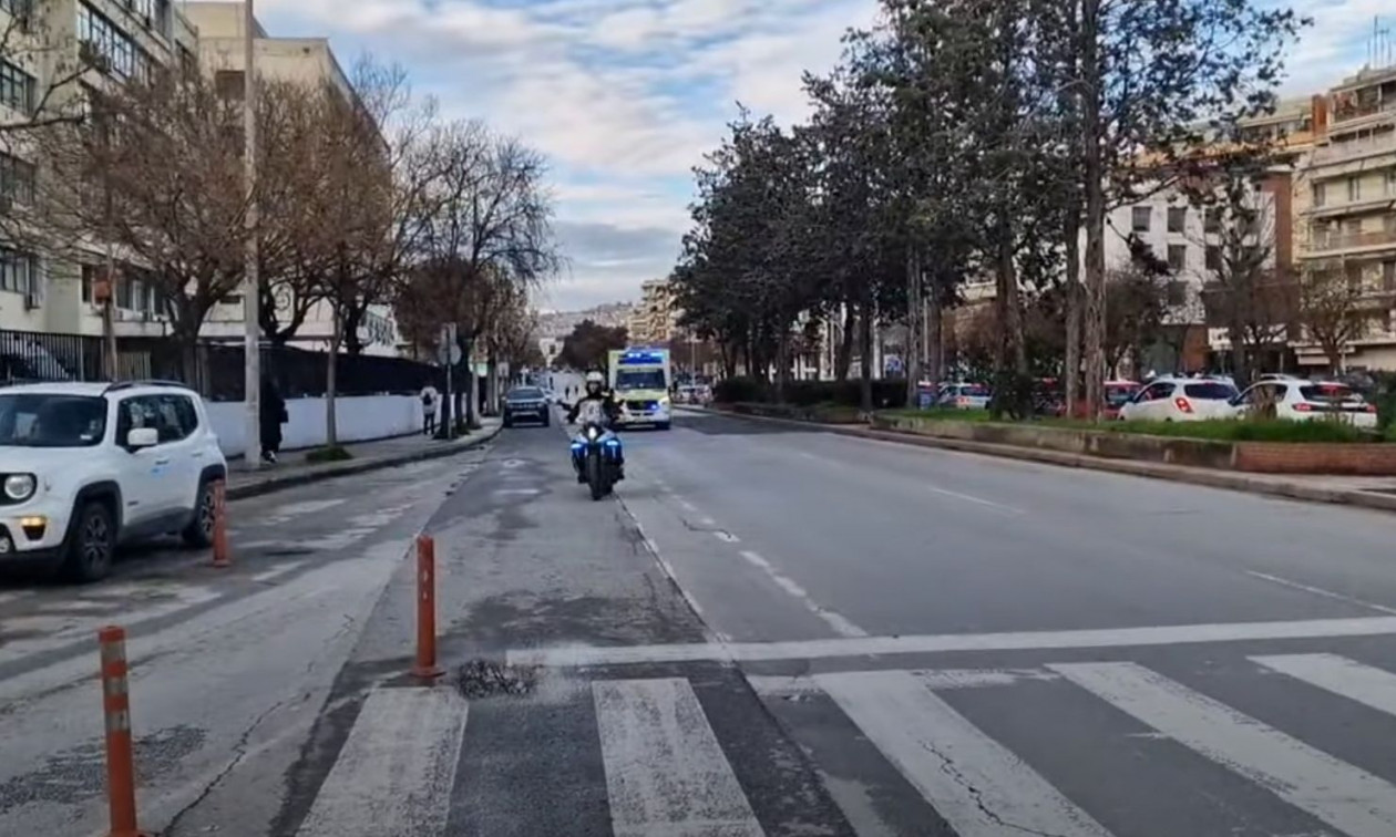 Θεσσαλονίκη: Επείγουσα διακομιδή διασωληνωμένου παιδιού μεταξύ νοσοκομείων – Βίντεο