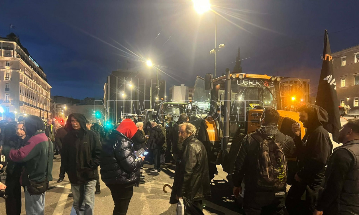 Αγρότες: Ολοκληρώθηκε το συλλαλητήριο στο Σύνταγμα – Παραμένουν στο σημείο τα τρακτέρ