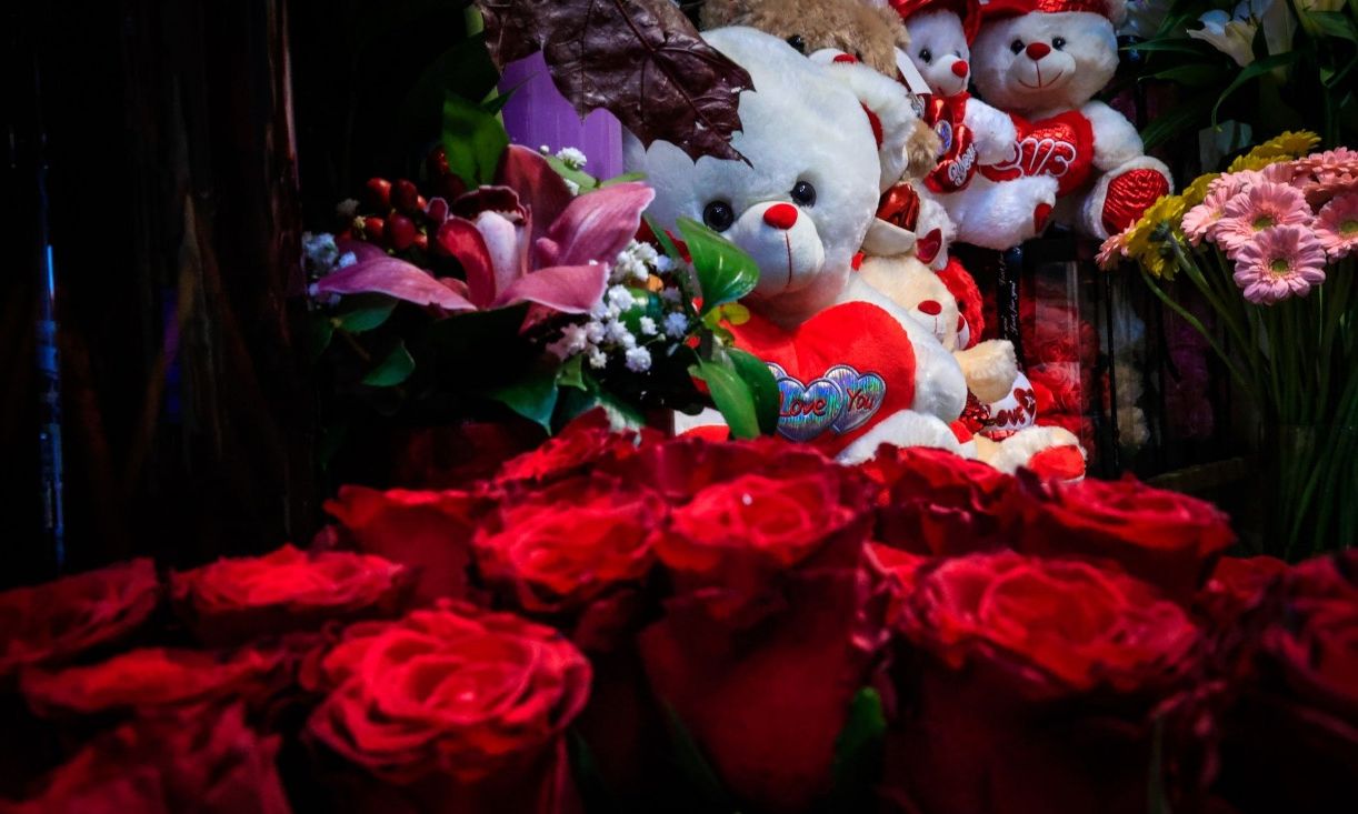 Άγιος Βαλεντίνος: Κρας-τεστ για την αγορά η γιορτή των ερωτευμένων