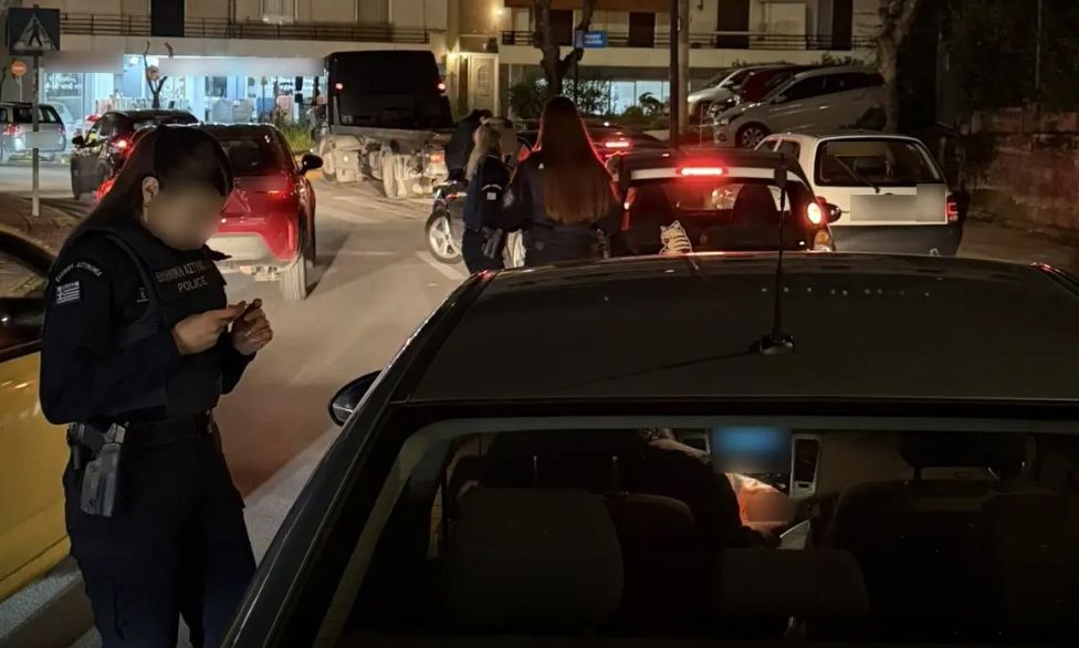 Εξόρμηση Τροχαίας στο Ίλιον: 41 παραβάσεις, αφαιρέθηκαν 15 διπλώματα, ακινητοποιήθηκαν 14 οχήματα