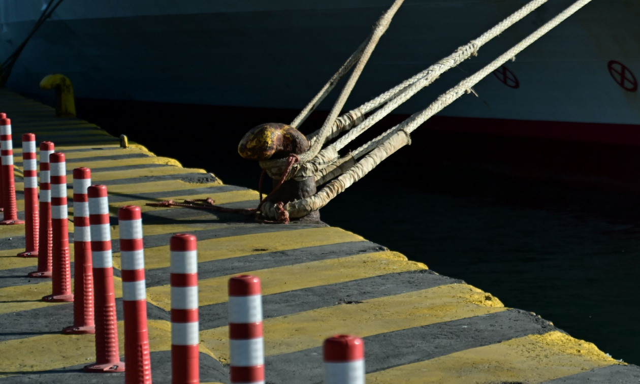 Απαγορευτικό απόπλου: Σε ποια λιμάνια είναι δεμένα τα πλοία – Τι ισχύει για τα ακτοπλοϊκά εισιτήρια