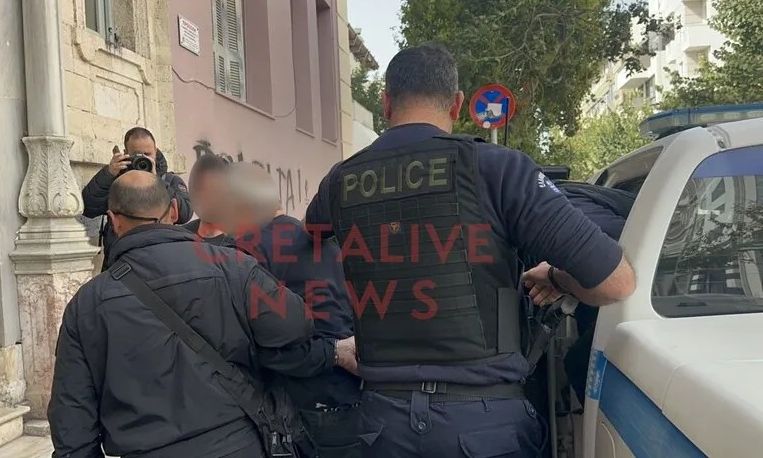 Ηράκλειο: Πήρε προθεσμία ο αδελφοκτόνος για να απολογηθεί – Συγκλονισμένη η τοπική κοινωνία