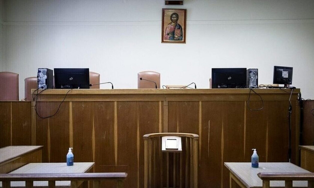 Φθιώτιδα: «Ήθελα να κάνω πλάκα» – 15 μήνες ποινή φυλάκισης στον ηλικιωμένο που παρενόχλησε μαθήτριες