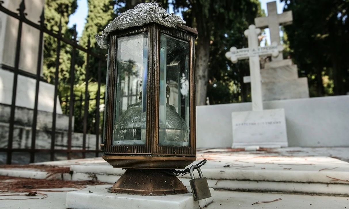 Θεσσαλονίκη: Κλέφτες αρπάζουν τα πάντα στα κοιμητήρια Θέρμης – Κάμερες και σεκιούριτι βάζει ο Δήμος