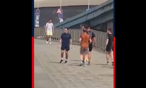 Πρωινή γυμναστική για τον Μακρόν – Τζόκινγκ στους δρόμους της Βομβάης – Βίντεο