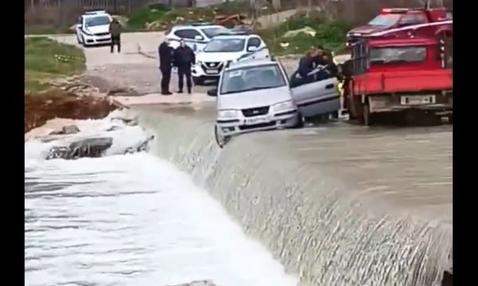 Κακοκαιρία: Οδηγός εγκλωβίστηκε στο ρέμα Μαΐστρου στην Αλεξανδρούπολη – Δείτε βίντεο