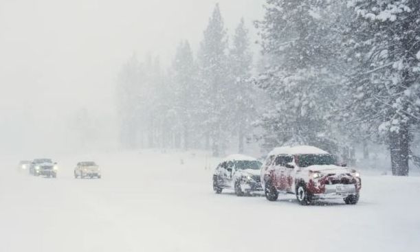ΗΠΑ: 10 σκιέρ αγνοούνται μετά από γιγαντιαία χιονοστιβάδα κοντά στη λίμνη Τάχο