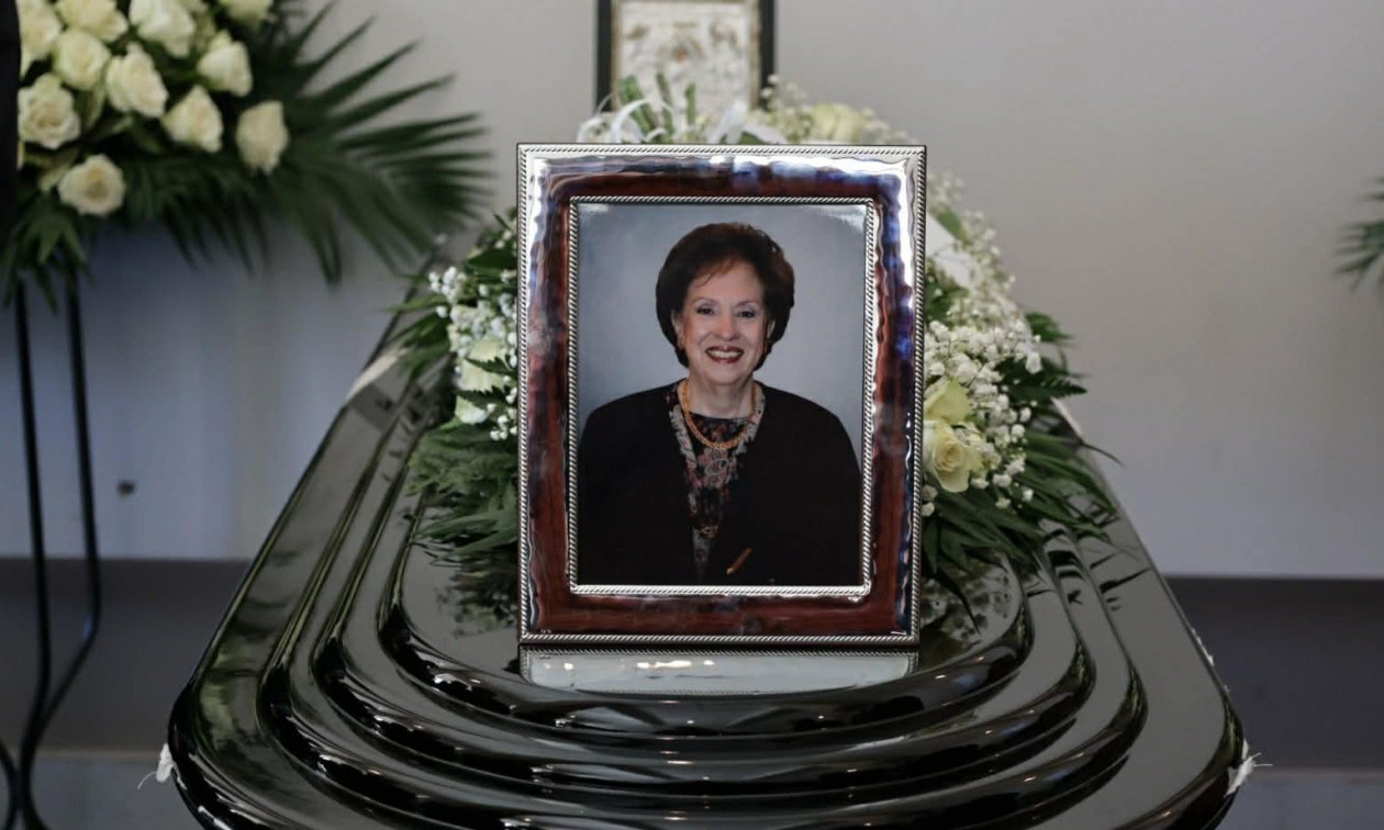 Άννα Ψαρούδα-Μπενάκη: Στο Α΄ Νεκροταφείο η κηδεία της – Δείτε φωτογραφίες