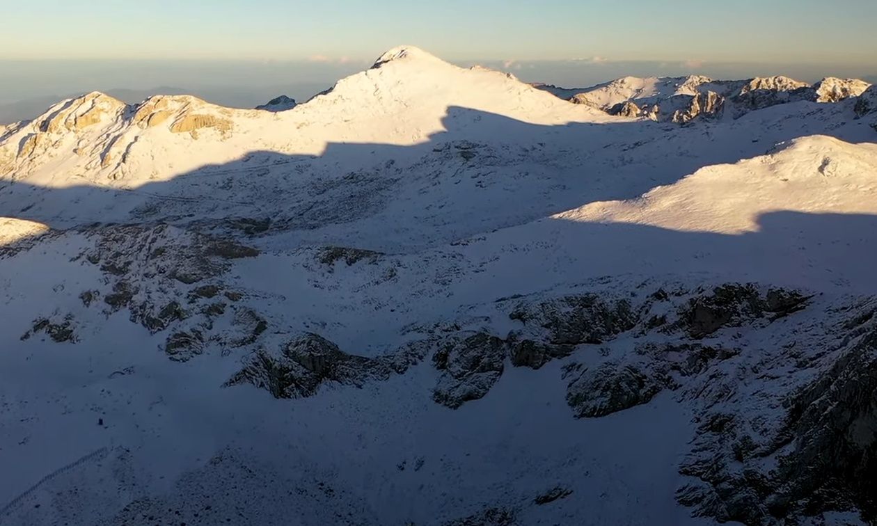Παρνασσός: Εντοπίστηκαν οι 2 ορειβάτες – Σε εξέλιξη η επιχείρηση μεταφοράς τους