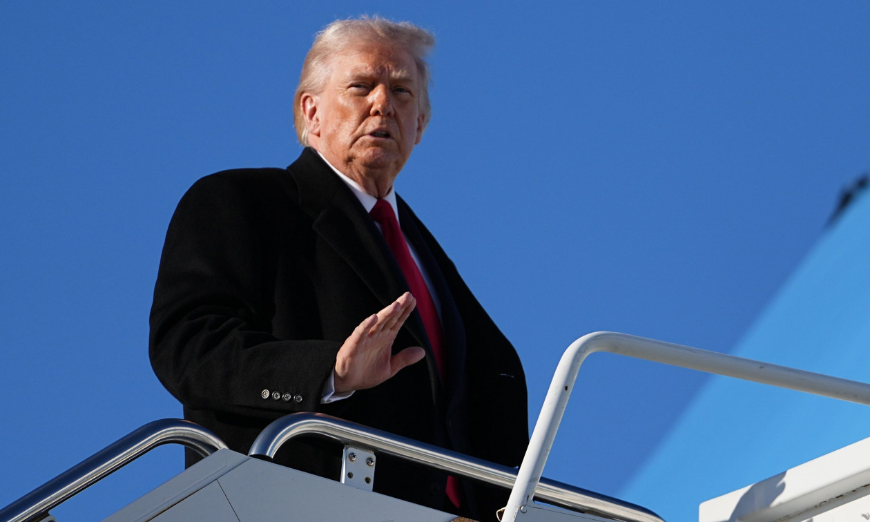 Politico: O Τραμπ «στριμώχνει» την Ευρώπη – Απειλεί με αντίποινα για το «Αγοράστε ευρωπαϊκά όπλα»