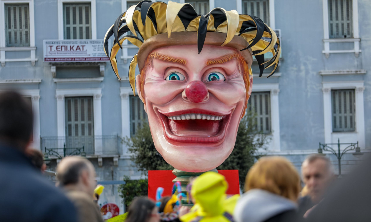 Πατρινό καρναβάλι: Απόψε η παρέλαση των αρμάτων – Αύριο 50.000 καρναβαλιστές στους δρόμους