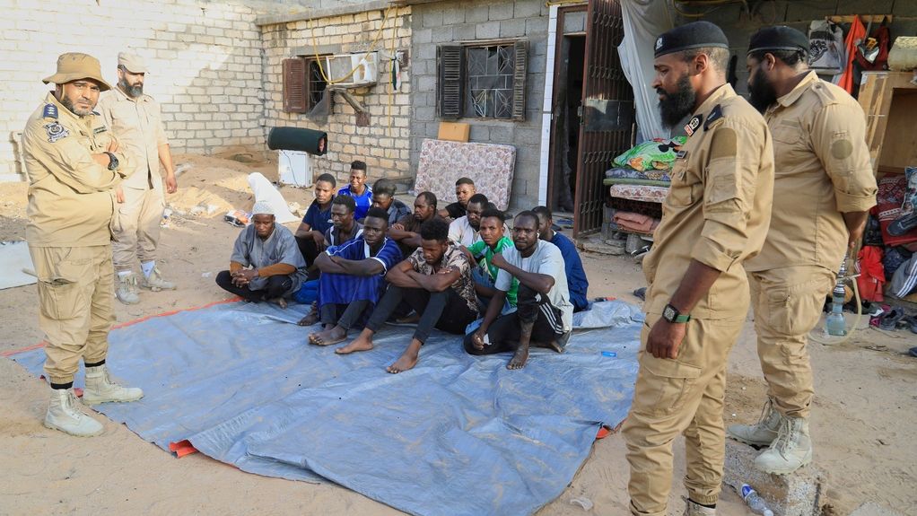 Λιβύη: Σωροί μεταναστών ξεβράστηκαν στα παράλια