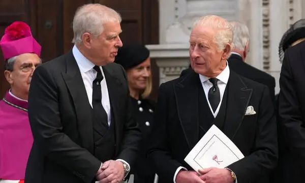 Να «διαγράψουν» τον Άντριου και από τη σειρά διαδοχής, σκέφτονται στο Μπάκινγχαμ