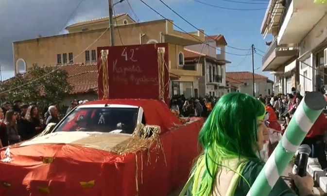 Ηλεία: Πλούσιο πρόγραμμα εκδηλώσεων για τις Απόκριες στη Νέα Φιγάλεια – LIVE εικόνα από το καρναβάλι