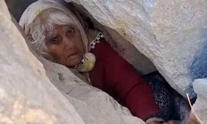 Τουρκία: Διάσωση 80χρονης που είχε εγκλωβιστεί ανάμεσα σε βράχους – Την έψαχναν 24 ώρες