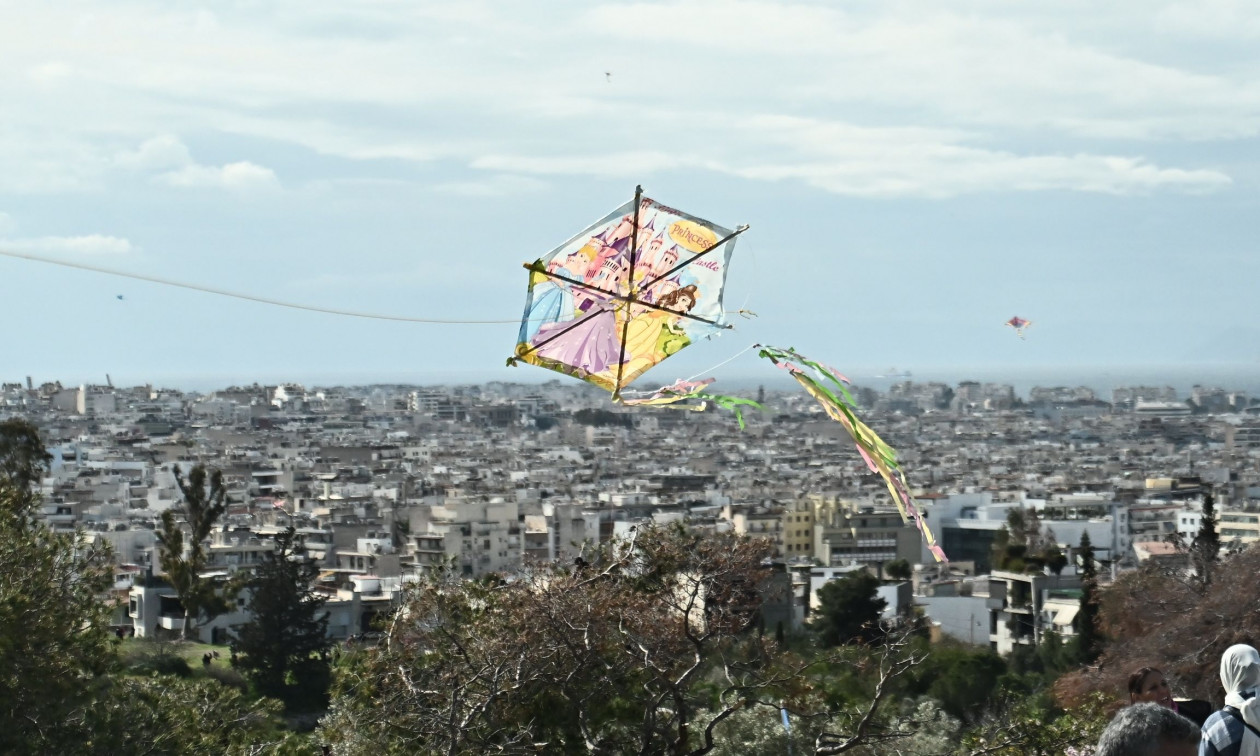 Ατύχημα ενώ πετούσε χαρταετό: Νεαρός στο νοσοκομείο έπειτα από πτώση έξι μέτρων στα Τουρκοβούνια