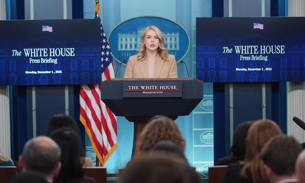 Λευκός Οίκος για Ιράν: «Προτεραιότητα του Τραμπ η διπλωματία, κανείς δεν ξέρει τι απόφαση θα πάρει»