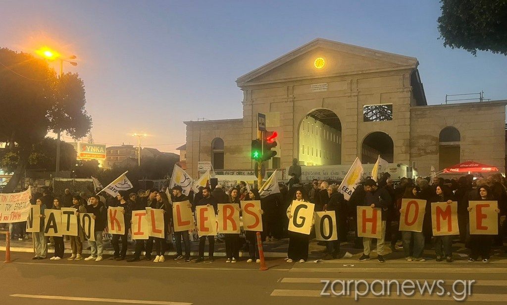 Χανιά: Πορεία διαμαρτυρίας για το USS Gerald R. Ford στη Σούδα, ανάμεσα σε Αμερικανούς πεζοναύτες