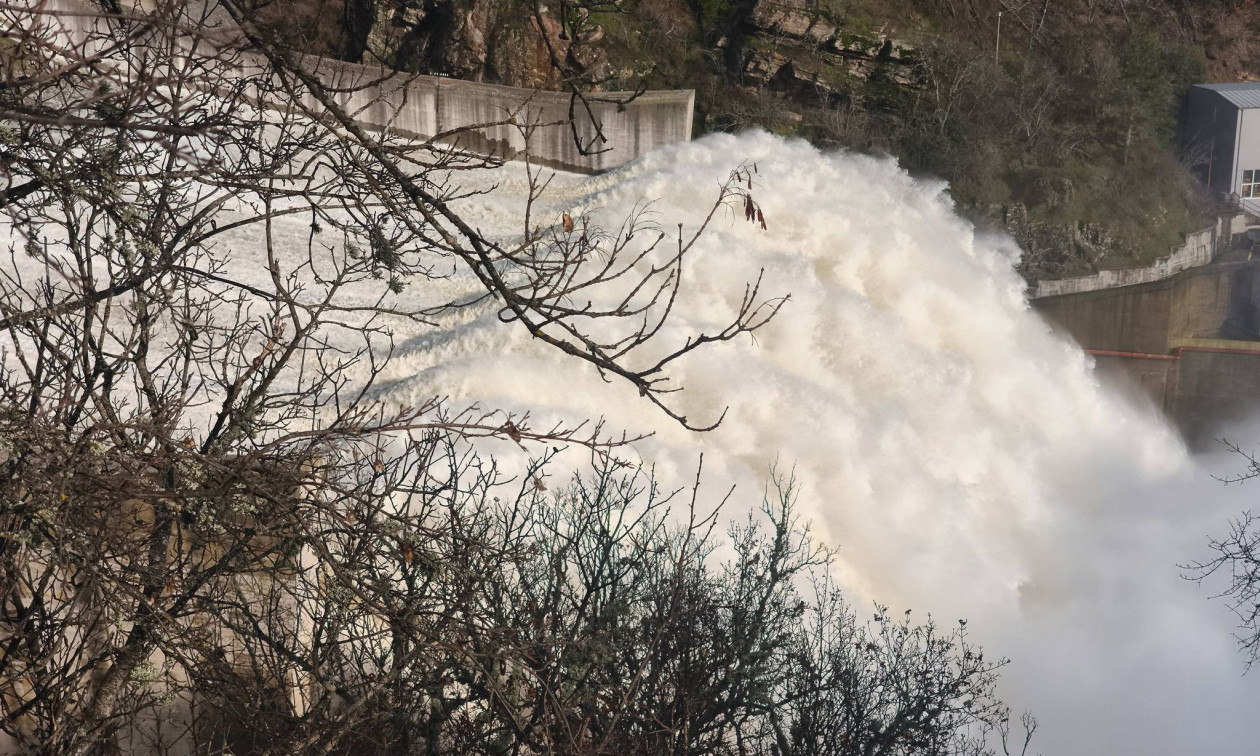 Έβρος: 180 κυβικά μέτρα νερού κάθε δευτερόλεπτο καταλήγουν στον Άρδα από το φράγμα του Ιβαΐλοφγκραντ