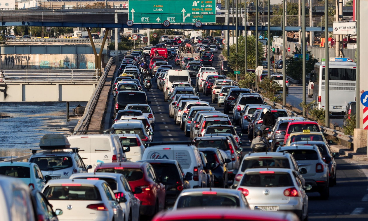 Κίνηση τώρα: Στο «κόκκινο» ο Κηφισός – Πού αλλού εντοπίζονται προβλήματα